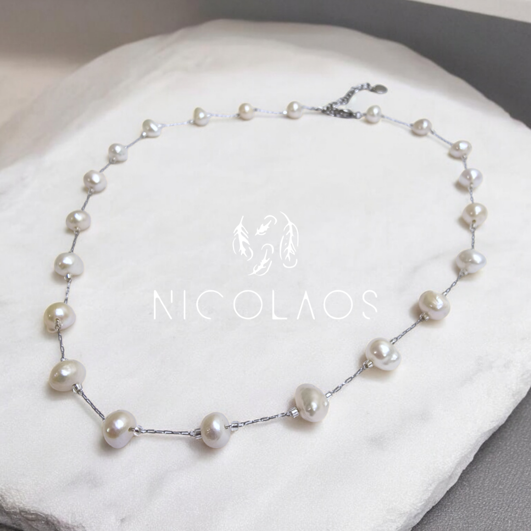 Χειροποίητο κολιέ 'Sicily' από ανοξείδωτο ατσάλι με λευκά πραγματικά ακατέργαστα μαργαριτάρια ποικιλίας Baroque
