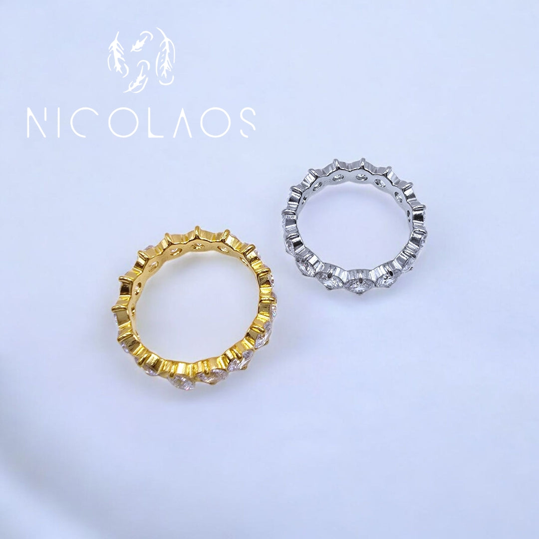 Δαχτυλίδι 'Crown' απο ανοξείδωτο ατσάλι με λευκά ζιργκόν