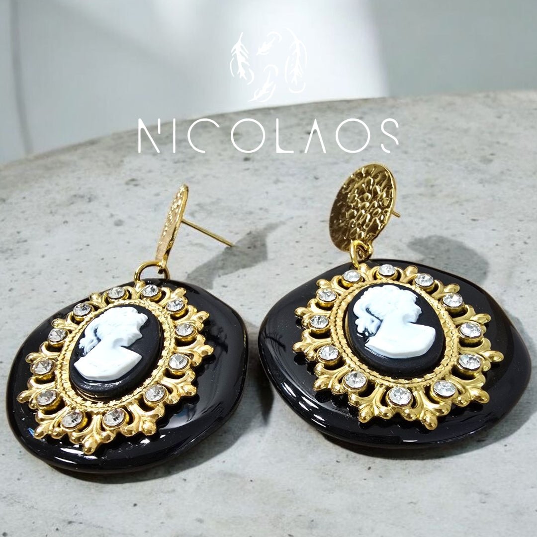 Σκουλαρίκια 'Erikka IV' απο ανοξείδωτο ατσάλι με ανάγλυφο καμέο