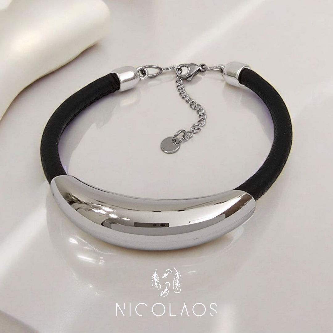 Χειροποίητο βραχιόλι 'Oslo' από ανοξείδωτο ατσάλι με δερμάτινο μαύρο χοντρό κορδόνι