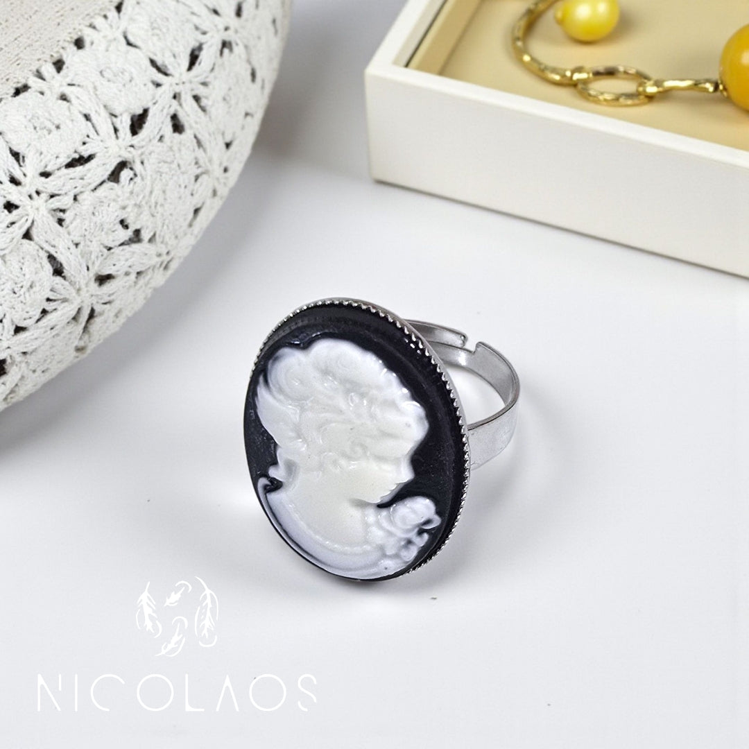 Δαχτυλίδι 'Lady in mirror' απο ανοξείδωτο ατσάλι με ανάγλυφο καμέο