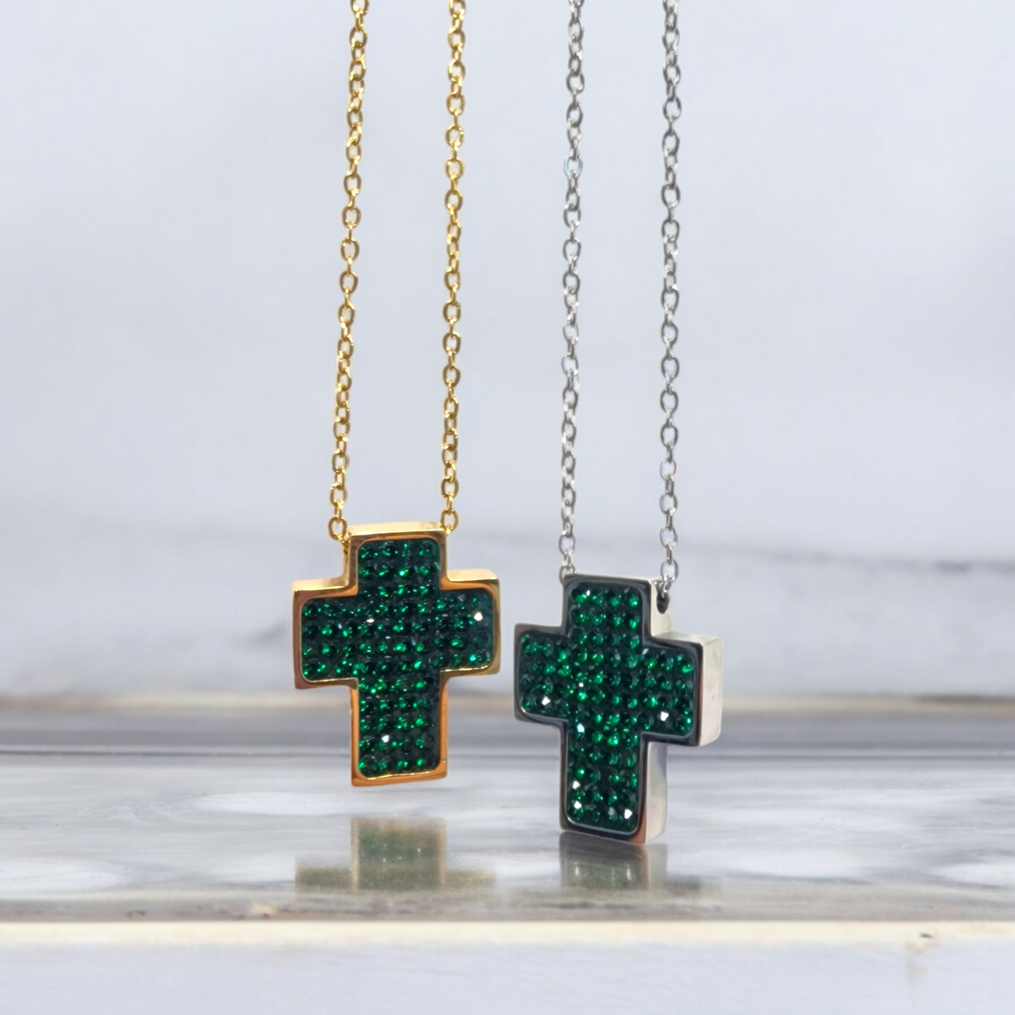 Κολιέ με σταυρό "Visanti" από ανοξείδωτο ατσάλι με ζιργκόν