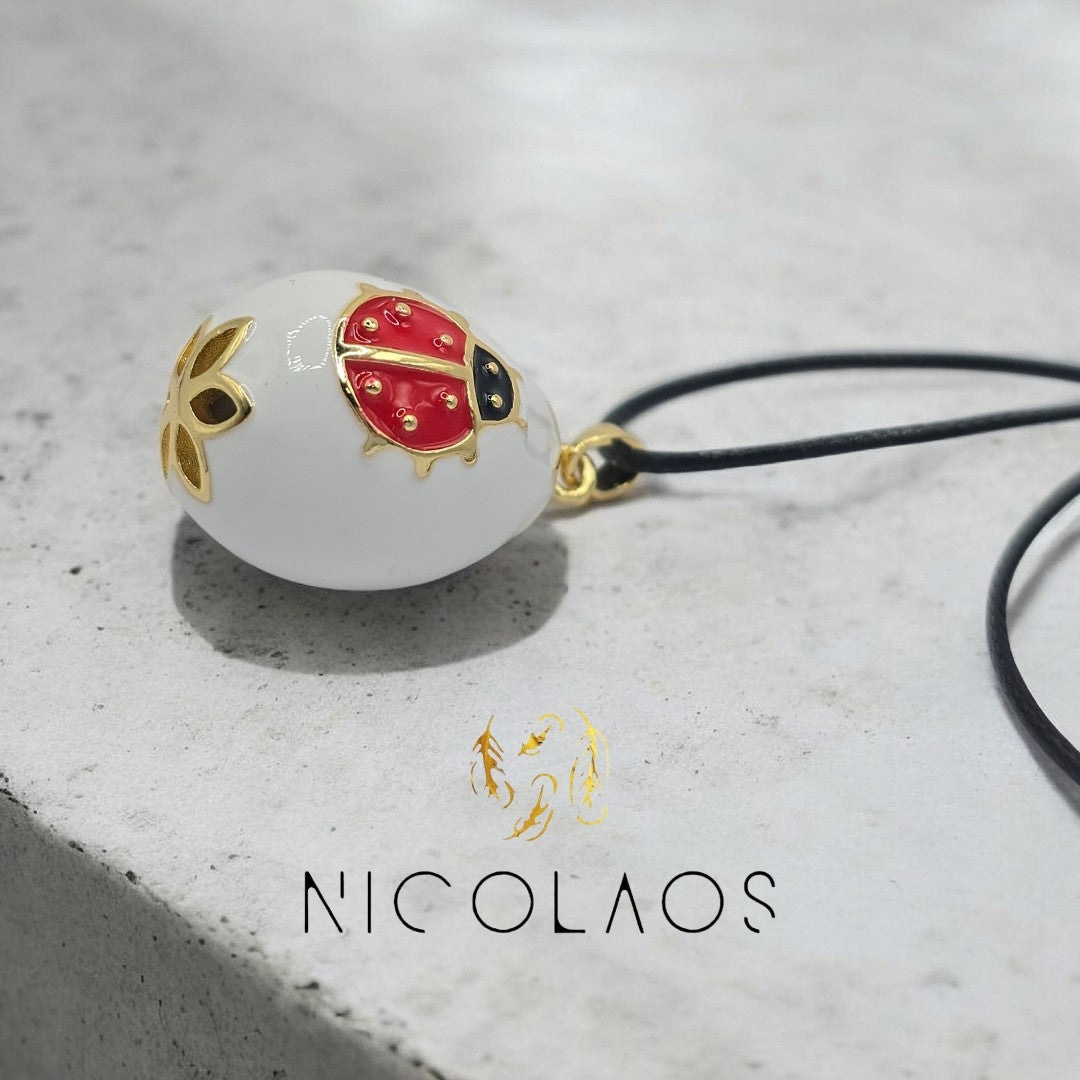 Κρεμαστό κολιέ 'Uovo bug' απο ανοξείδωτο ατσάλι με βαφή σμάλτου