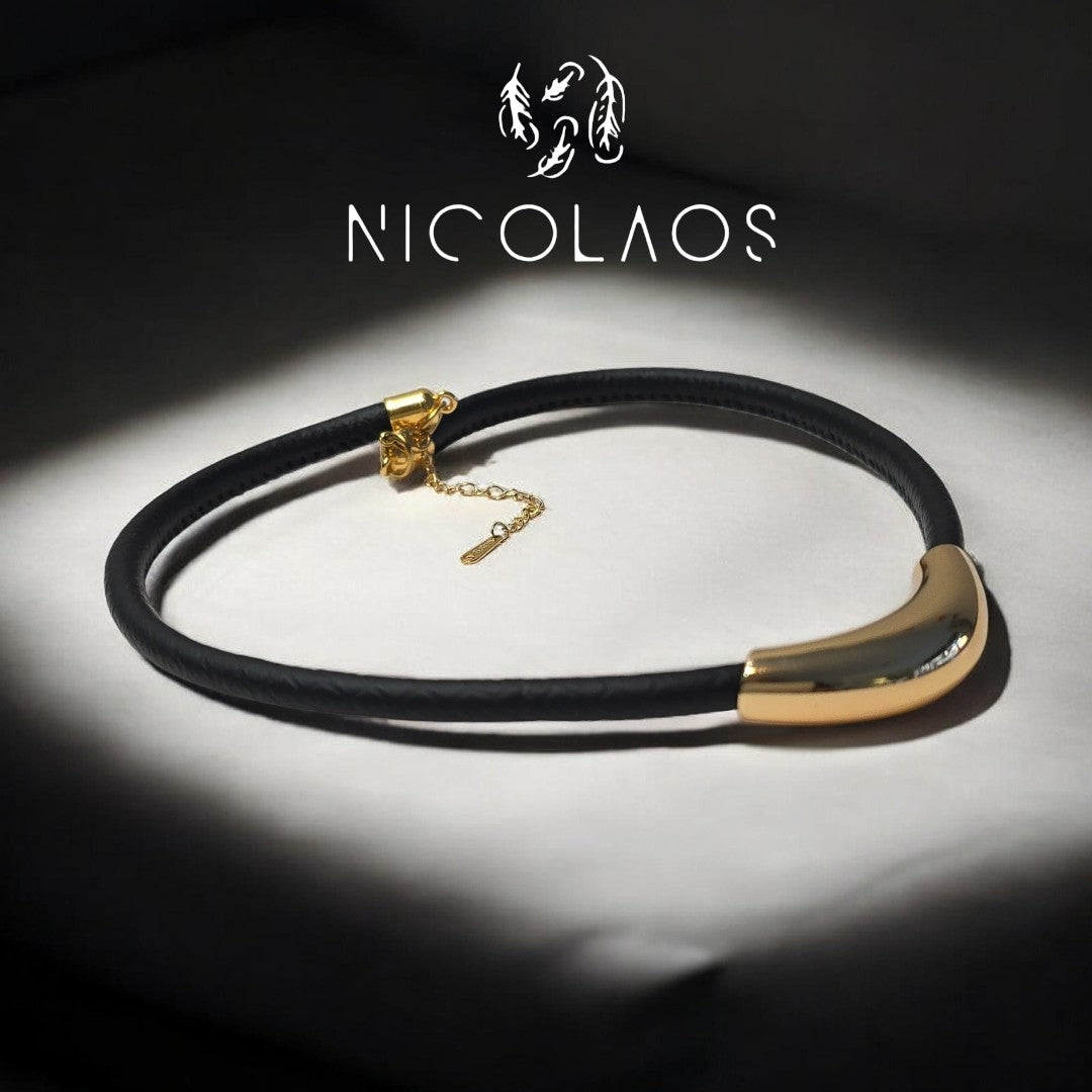 Χειροποίητο κολιέ 'Oslo Gold' από ανοξείδωτο ατσάλι με δερμάτινο μαύρο χοντρό κορδόνι