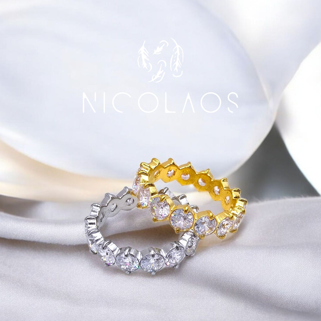 Δαχτυλίδι 'Crown' απο ανοξείδωτο ατσάλι με λευκά ζιργκόν