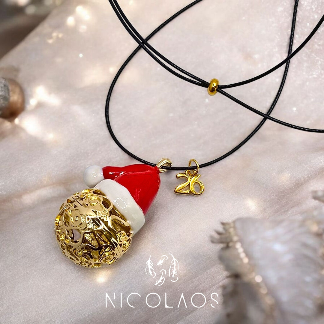 Κρεμαστό κολιέ 'Santa Baby' απο ανοξείδωτο ατσάλι με βαφή κεραμικού σμάλτου