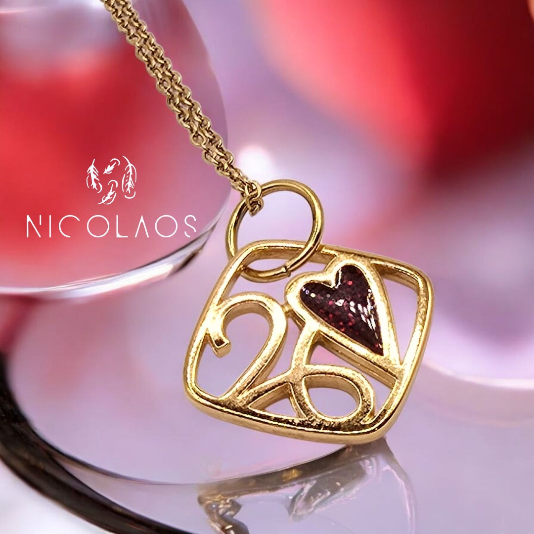 Κολιέ Γούρι 26 'Salute' απο ανοξείδωτο ατσάλι με βαφή γκλιτερ σμάλτου