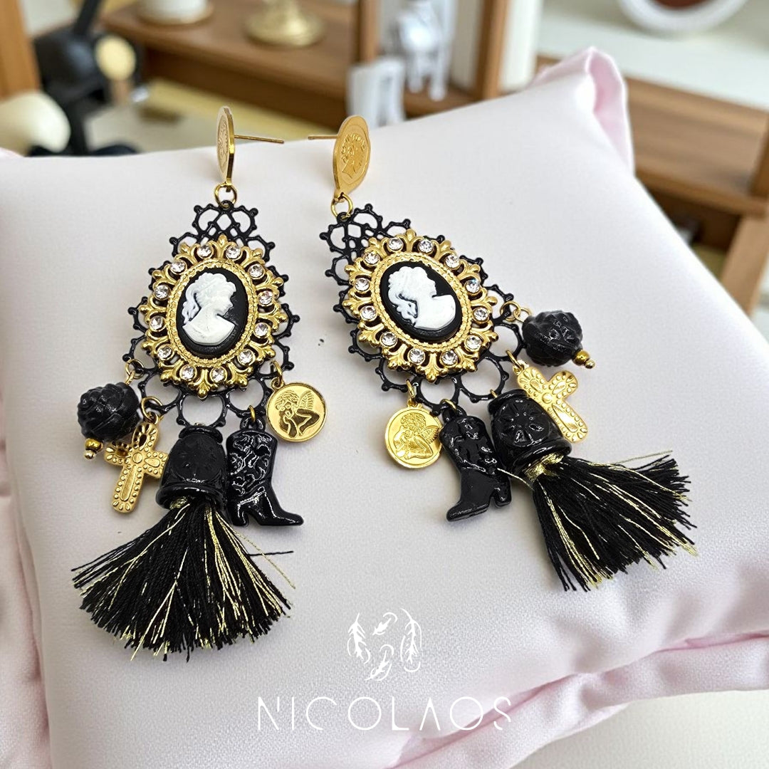 Χειροποίητα μακριά σκουλαρίκια 'Lady Bold' απο ανοξείδωτο ατσάλι με ανάγλυφο καμέο