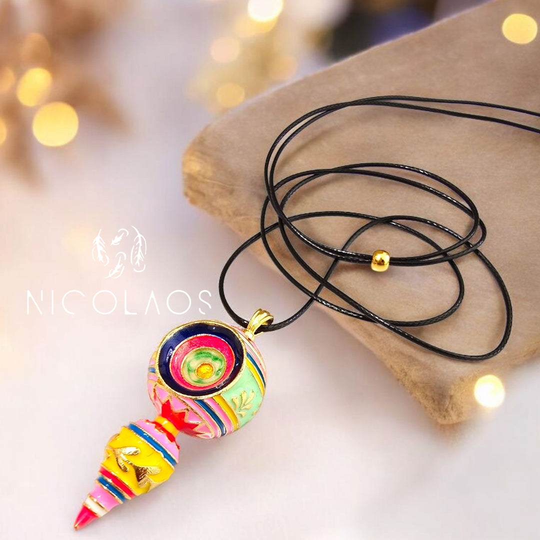 Κρεμαστό κολιέ 'Joy spin' απο ανοξείδωτο ατσάλι με λεπτομερή βαφή σμάλτου