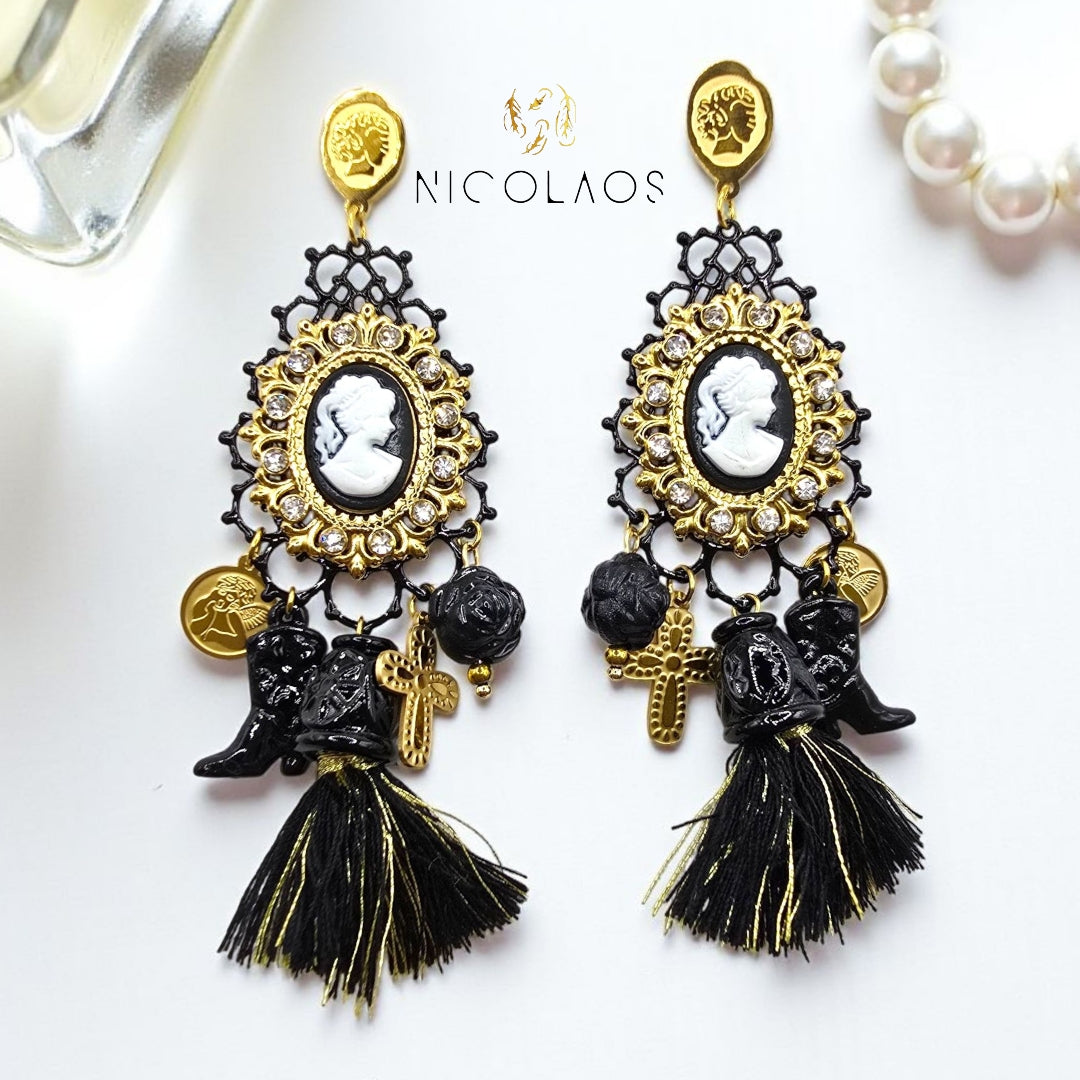 Χειροποίητα μακριά σκουλαρίκια 'Lady Bold' απο ανοξείδωτο ατσάλι με ανάγλυφο καμέο