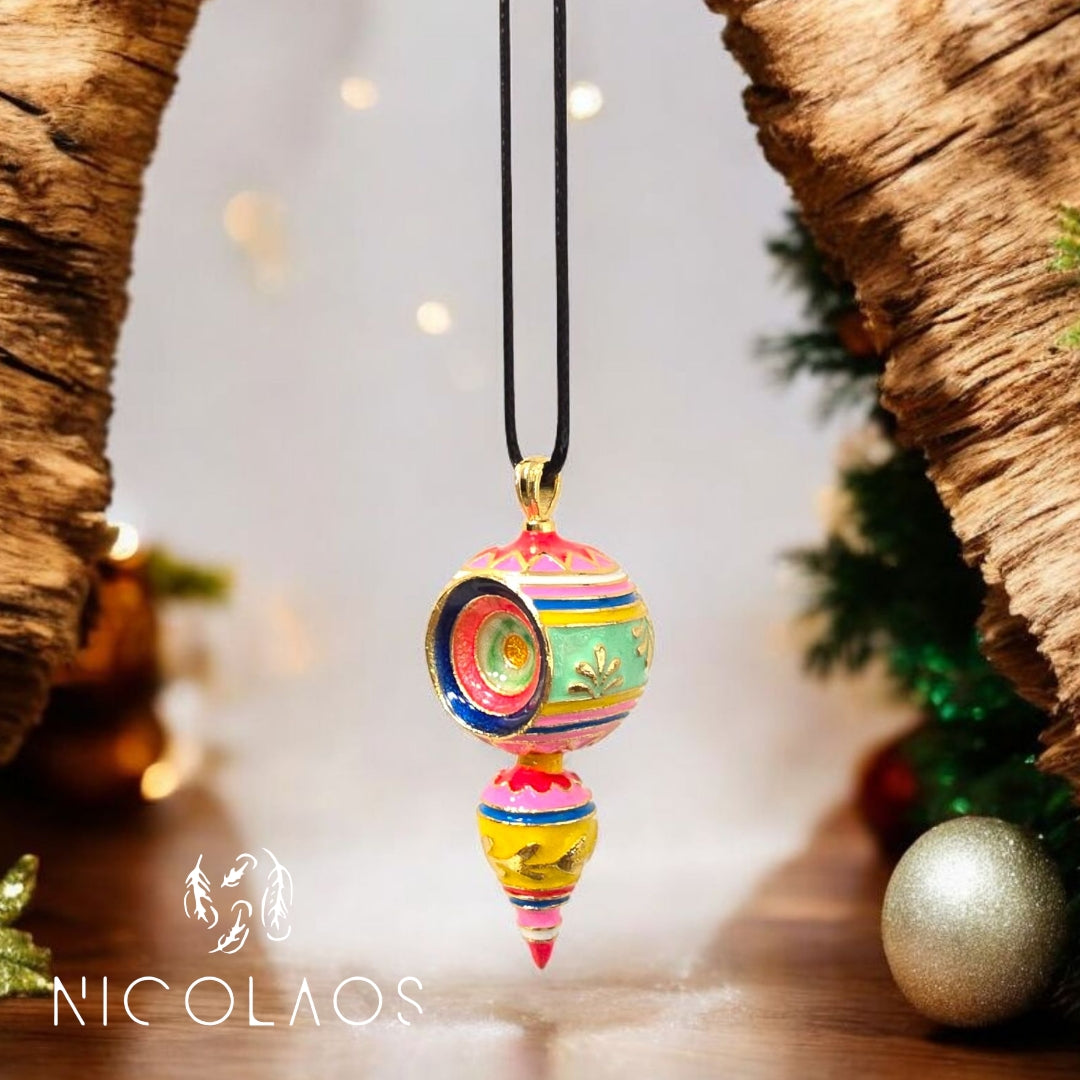 Κρεμαστό κολιέ 'Joy spin' απο ανοξείδωτο ατσάλι με λεπτομερή βαφή σμάλτου